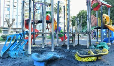 Yenişehir Belediyesinin çocuk oyun gruplarına çirkin saldırı