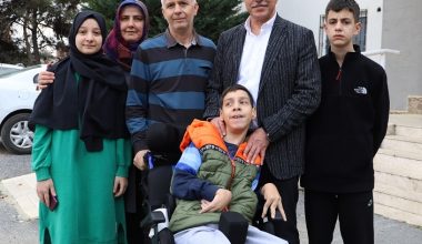 Başkan Gültak, depremzede aileleri yalnız bırakmıyor