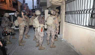 MERSİN POLİSİNDEN ASAYİŞ OPERASYONU