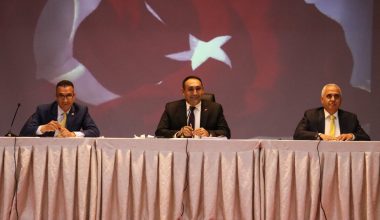 <strong>Toroslar Belediye Meclisi’nde, Yeni Encümen Ve Komisyon Üyeleri Seçildi</strong>