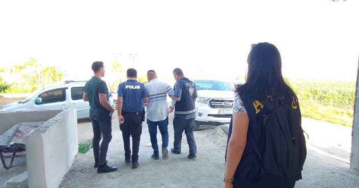 Mersin’de Aranan Şahıslar, Şafak Vakti Şok Operasyonla Yakalandı