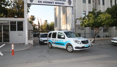 GÖÇMEN KAÇAKÇILARINA OPERASYON