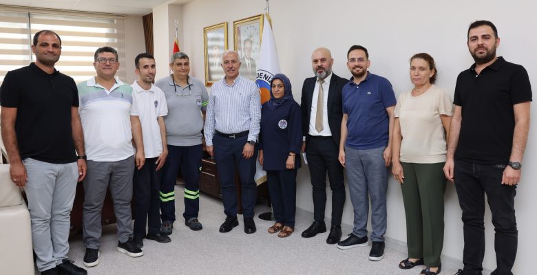 BAŞKAN GÜLTAK, İŞÇİLERİNİ ENFLASYONA EZDİRMEDİ