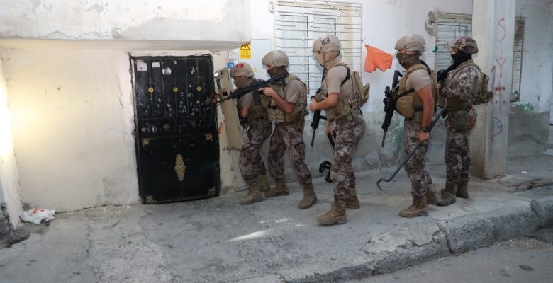 Uyuşturucu satıcılarına operasyon: 27 Gözaltı