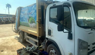 Çöp dökmeye giden personele saldırı