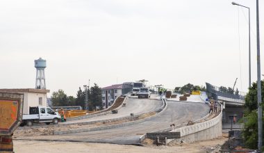 BAŞKAN SEÇER, KAPILAR PROJESİ’NİN İNŞAAT SAHASINDA İNCELEMELRDE BULUNDU