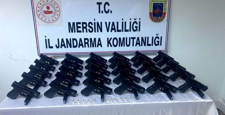 Jandarma, 30 Kaçak Tabanca Ele Geçirdi