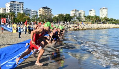 25 ülkeden 280 sporcu Yenişehir Avrupa Triatlon Kupası’nda mücadele etti