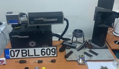 Erdemli’de oto hırsızlarına operasyon