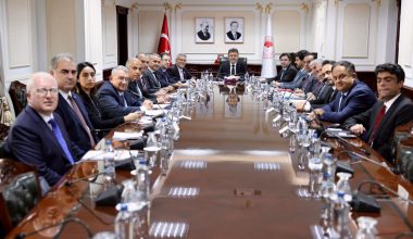 UYSAL, MERSİN HEYETİYLE, TARIM VE ORMAN BAKANINI ZİYARET ETTİ