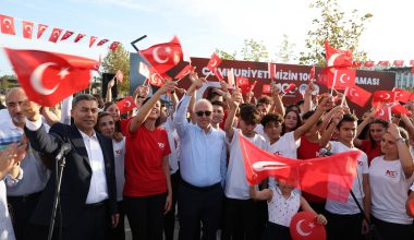 CUMHURİYETİN 100’ÜNCÜ YILI AKDENİZ’DE COŞKUYLA KUTLANDI