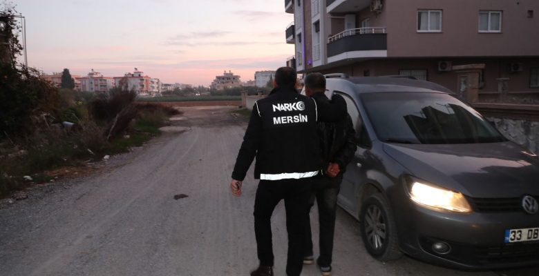Mersin’de uyuşturucu satıcılarına operasyon