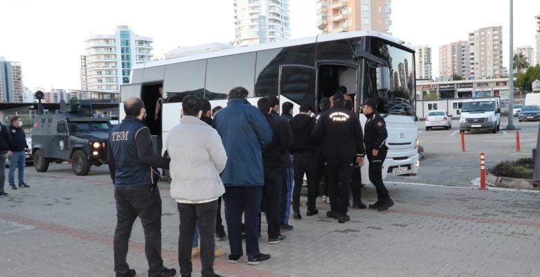 6 TERÖR ÖRGÜTÜ ÜYESİ TUTUKLANDI