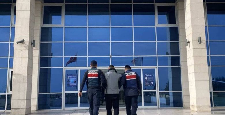 Mersin’de aranan 24 şahıs yakalanarak tutuklandı