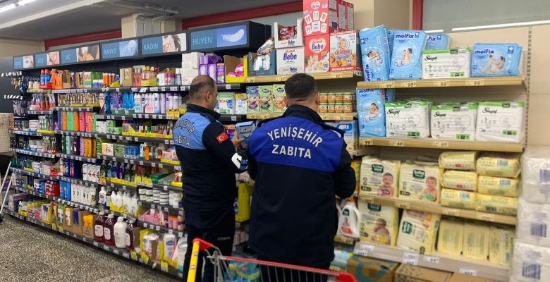 Zincir markette tarihi geçmiş ürünler tespit edildi
