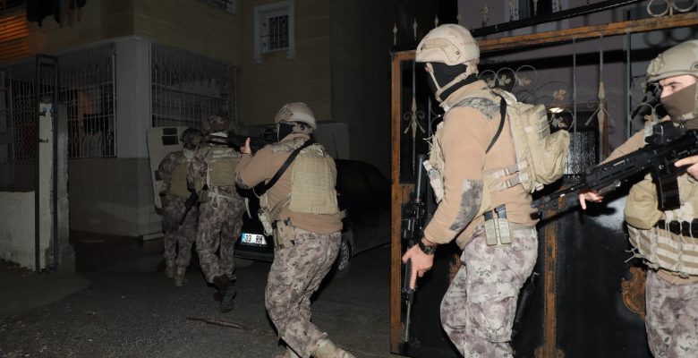 TARSUS’TA KAÇAKÇILARA GÖZ AÇTIRILMIYOR