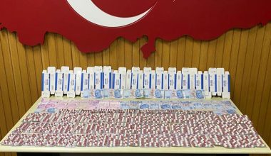 Şüpheli araçtan binlerce uyuşturucu hap çıktı