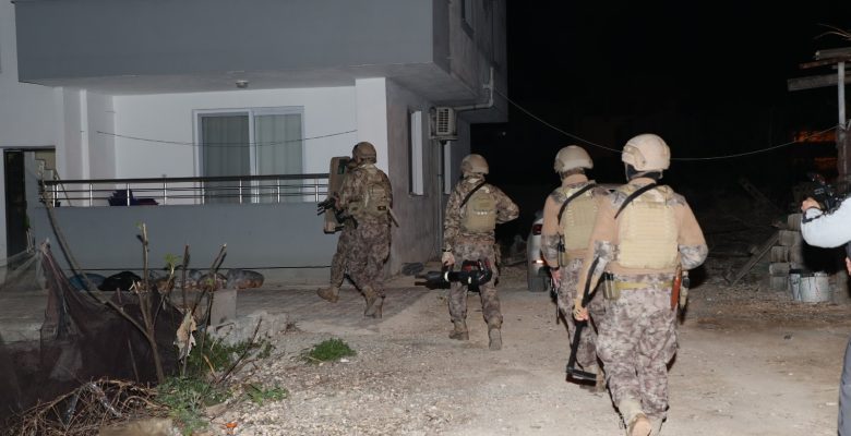 Mersin’de terör operasyonu: 11 şüpheli yakalandı