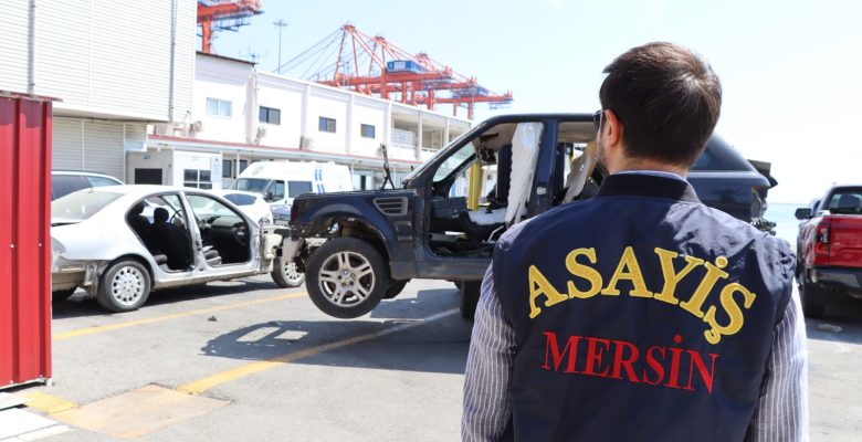 Lüks araçları parçalayıp yedek parça olarak satacaklardı