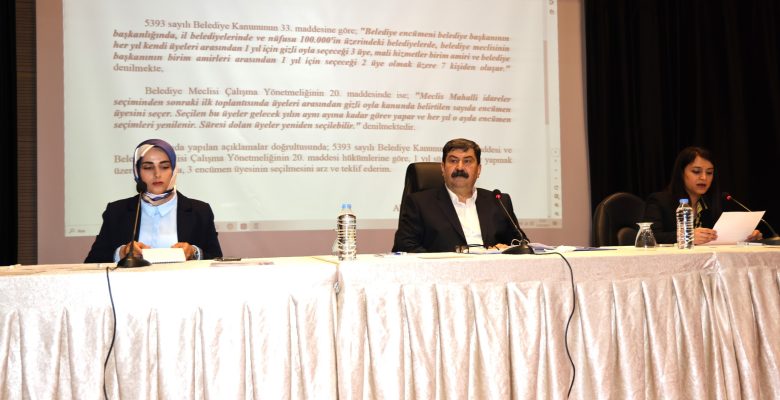 TOROSLAR BELEDİYESİNDE YENİ DÖNEMİN İLK MECLİS TOPLANTISI YAPILDI