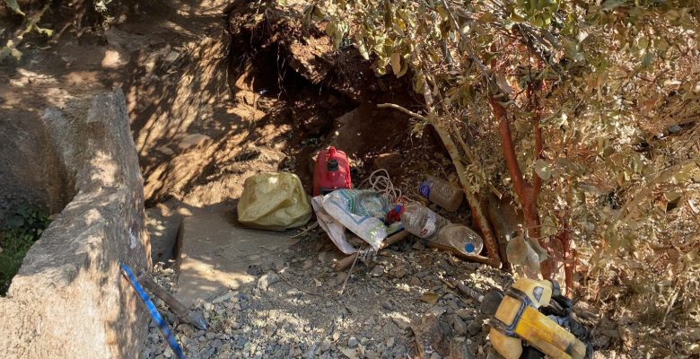 DEFİNE ARAYAN ŞAHISLAR JANDARMAYA YAKALANDI