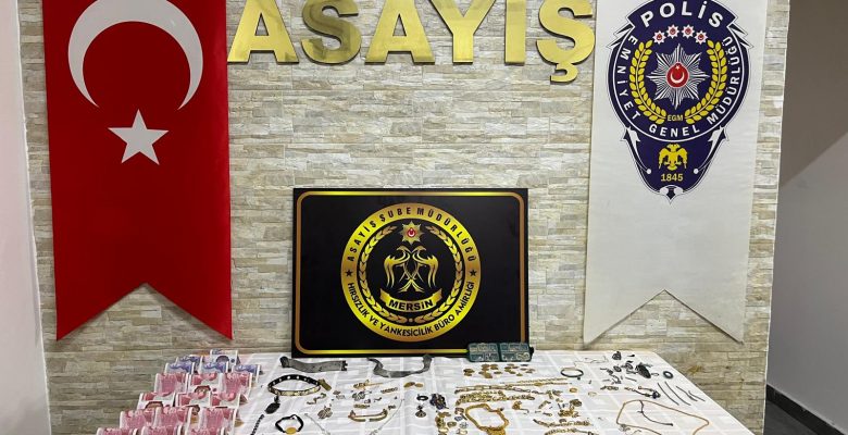 Apartman görevlisi hırsız, ziynet eşyası ve dövizle yakalandı