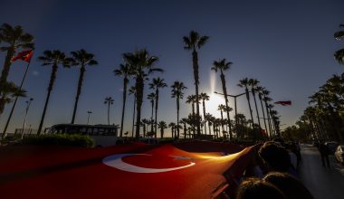 Bayrak Yürüyüşü