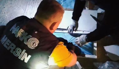 Mobilyalara Gizlenmiş 20 Kg METAMFETAMİN Ele Geçirildi