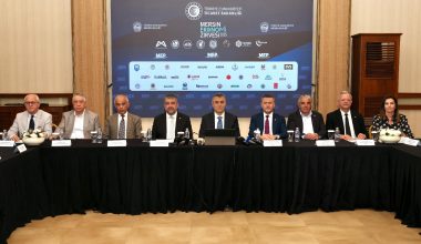 MERSİN EKONOMİ ZİRVESİ YAPILDI
