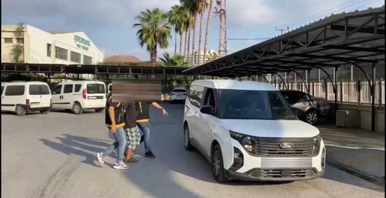 ÇEŞİTLİ SUÇLARDAN ARANAN CEZAEVİ FİRARİSİ YAKALANDI