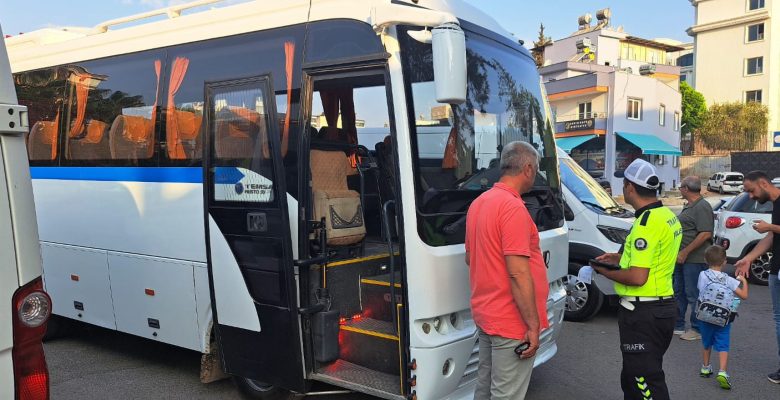 MERSİN EMNİYETİ OKUL SERVİS ARAÇLARINI DENETLEDİ