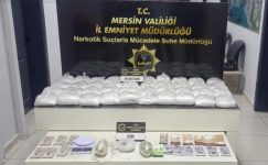 METAMFETAMİN VE EROİNLİ BİRLİKTE YÜKLÜ MİKTARDA DÖVİZ ELE GEÇİRİLDİ METAMFETAMİN VE EROİNLİ BİRLİKTE YÜKLÜ MİKTARDA DÖVİZ ELE GEÇİRİLDİ