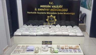 METAMFETAMİN VE EROİNLİ BİRLİKTE YÜKLÜ MİKTARDA DÖVİZ ELE GEÇİRİLDİ