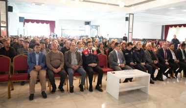 Aydıncık’ta üreticiye makine ve ekipman desteği