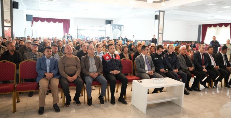 Aydıncık’ta üreticiye makine ve ekipman desteği