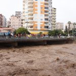 Şiddetli yağış sele yol açtı