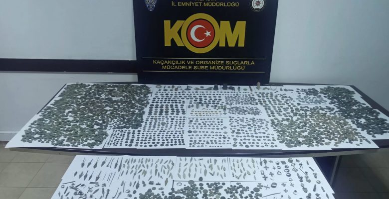 Mersin’den kaçırılmak istenilen binlerce tarihi eser ele geçirildi